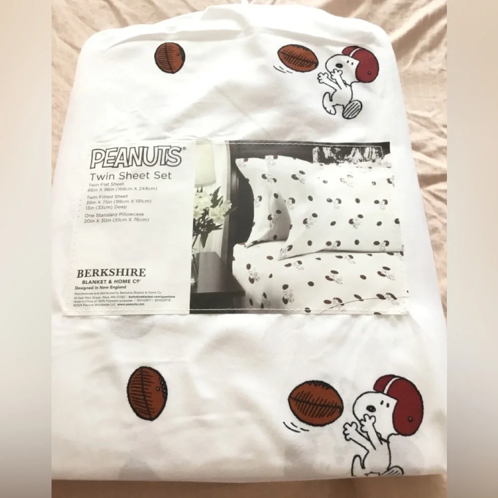Berkshire Blanket and Home Polyester Twin Size Snoopy Peanuts Football Sheet Set